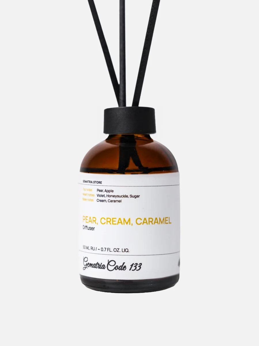 Диффузор для дома: Яблоко, Груша, Крем, Карамель создаёт мягкий и сладкий ароматический фон. Фруктовые ноты сочетаются с кремовой теплотой и лёгкой карамельной сладостью, формируя уютную атмосферу в помещении.
